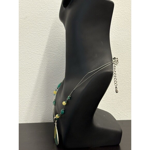 Vintage Green Yellow Enamel Pendant On Wire Necklace And Beads Adjustable - Picture 7 of 13